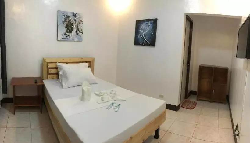 Hotel Macky's Hidden Inn
