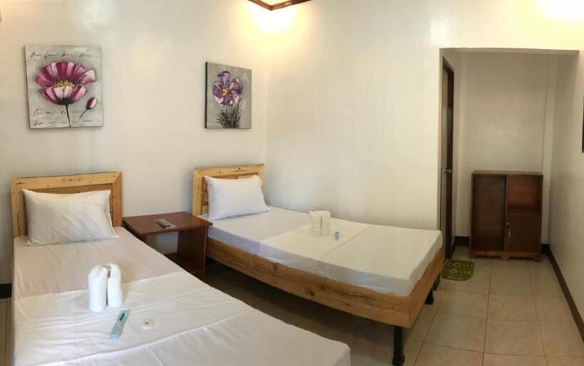 호텔 Macky's Hidden Inn