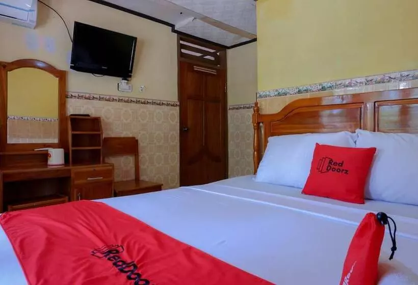 Majatalo Reddoorz Near Lakota Beach Tomia Wakatobi