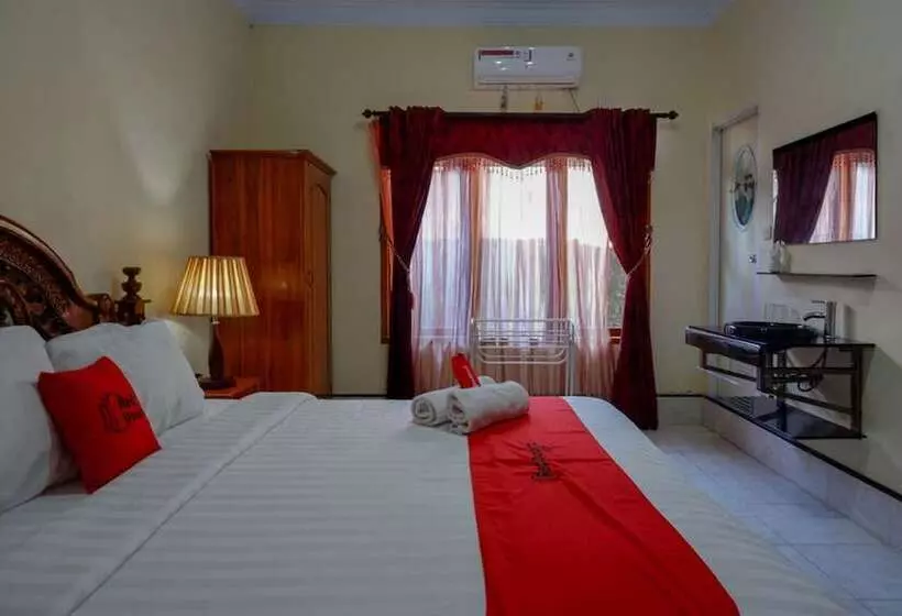 Majatalo Reddoorz Near Lakota Beach Tomia Wakatobi