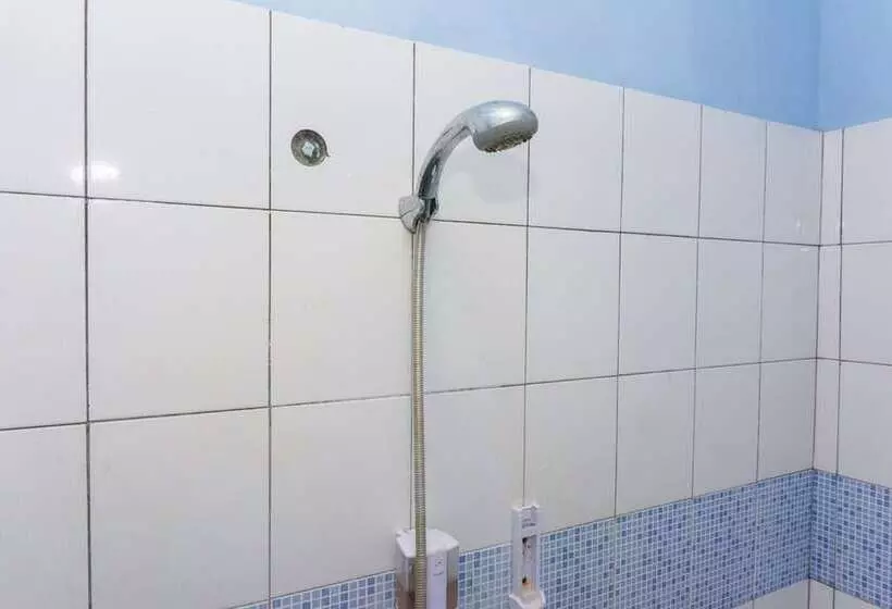 Hotelli Reddoorz @ Mt Haryono Street Waingapu