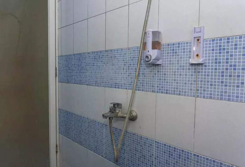 Hotelli Reddoorz @ Mt Haryono Street Waingapu