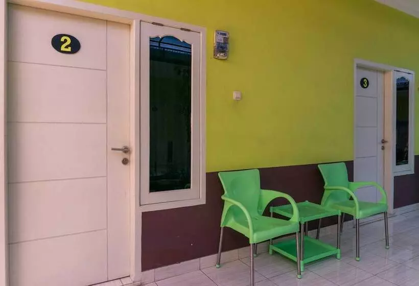 Hotelli Reddoorz @ Mt Haryono Street Waingapu