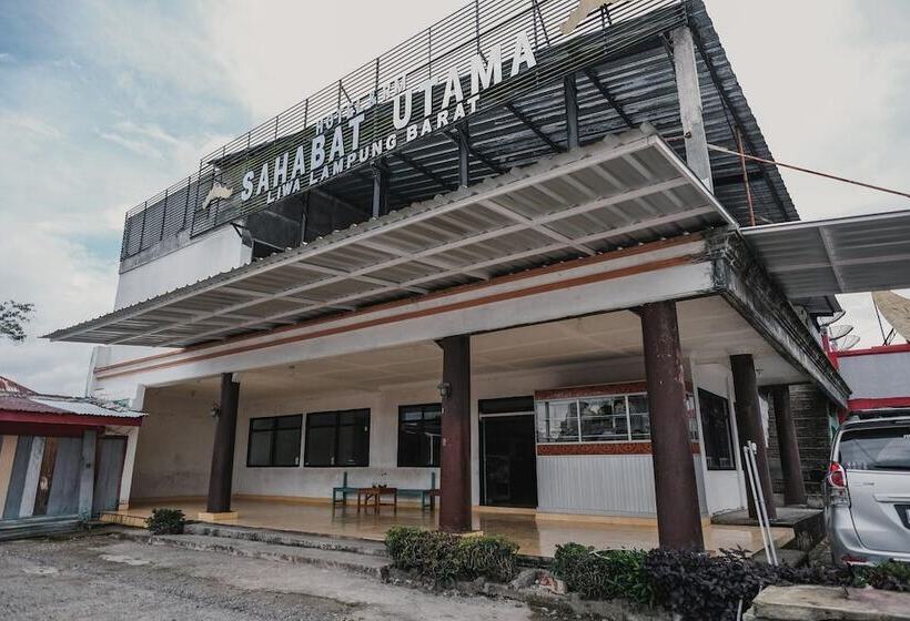 Отель Reddoorz Syariah Near Kebun Raya Liwa