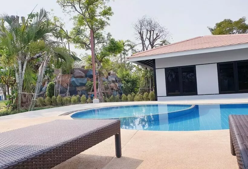 ホテル Vanida Resort   Halal