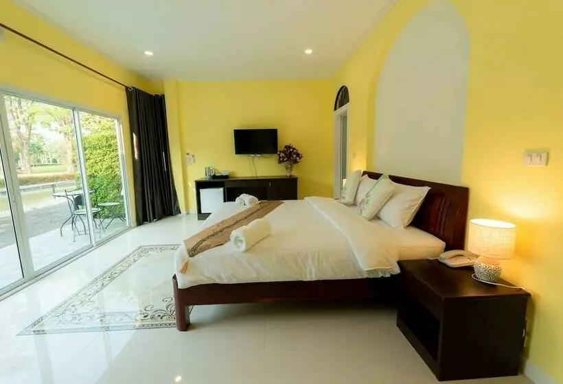 ホテル Vanida Resort   Halal