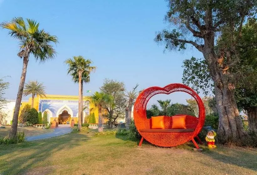 ホテル Vanida Resort   Halal