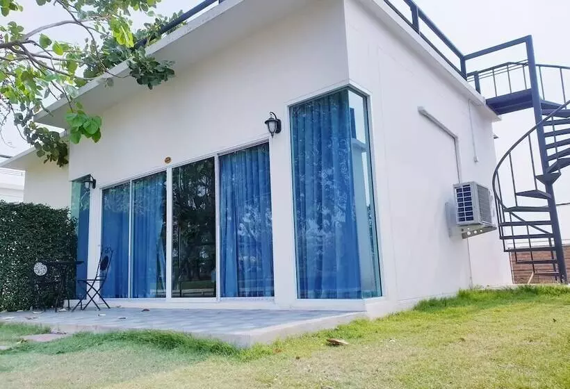 ホテル Vanida Resort   Halal