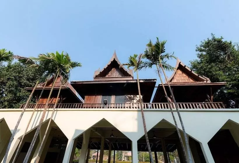 ホテル Vanida Resort   Halal