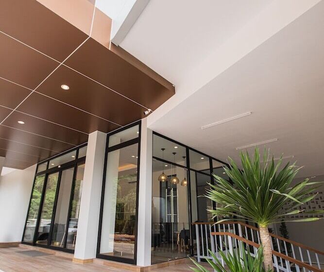 Palmetto Condominium