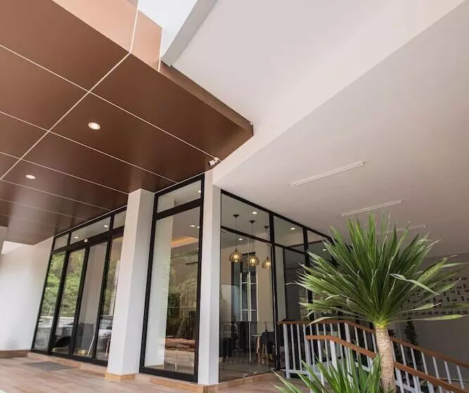 Palmetto Condominium