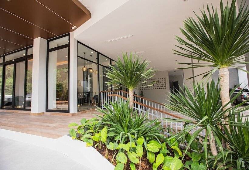 Palmetto Condominium