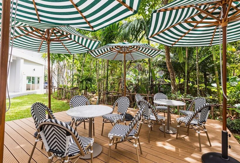 Palmetto Condominium