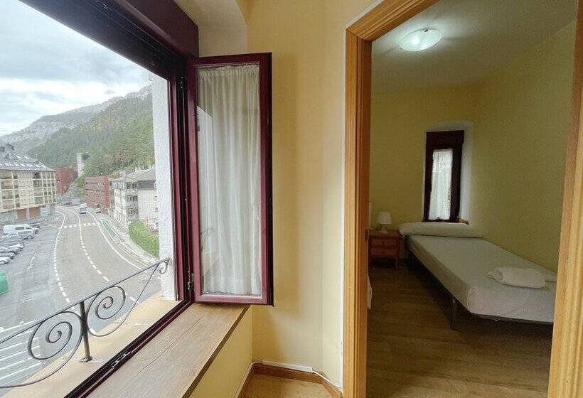 Apartamentos Canfranc 3000