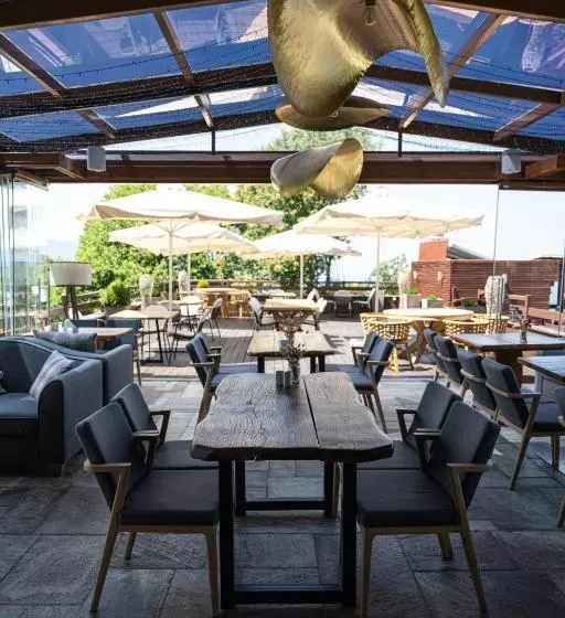 酒店 12 Months Resort & Spa