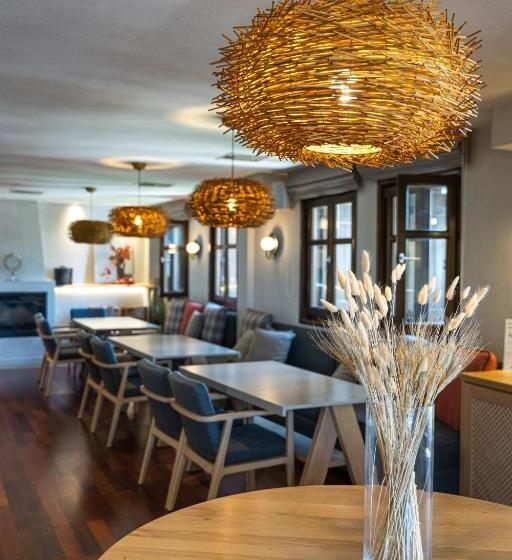 בית מלון כפרי 12 Months Resort & Spa