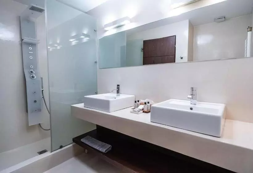 酒店 12 Months Resort & Spa