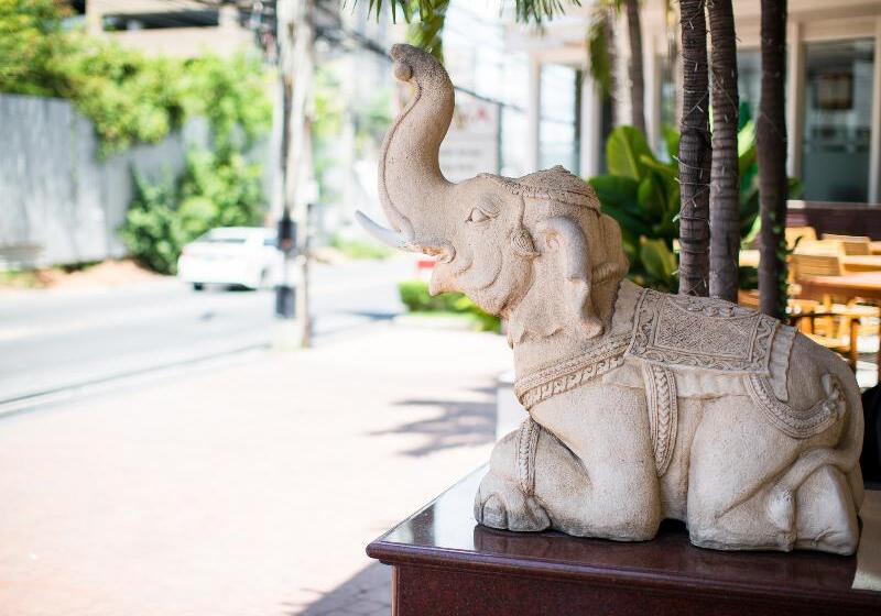 ホテル Aiyara Grand