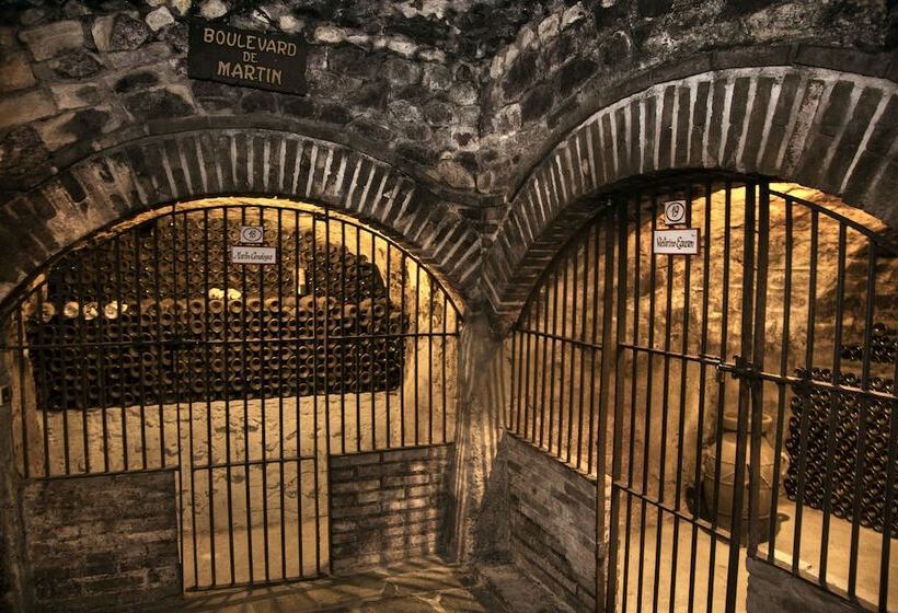 Отель Eguren Ugarte