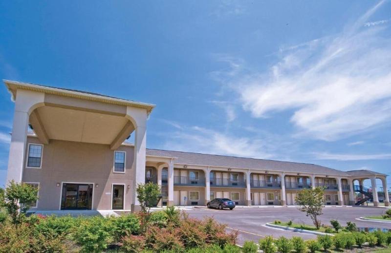 בית מלון כפרי Homegate Inn & Suites West Memphis