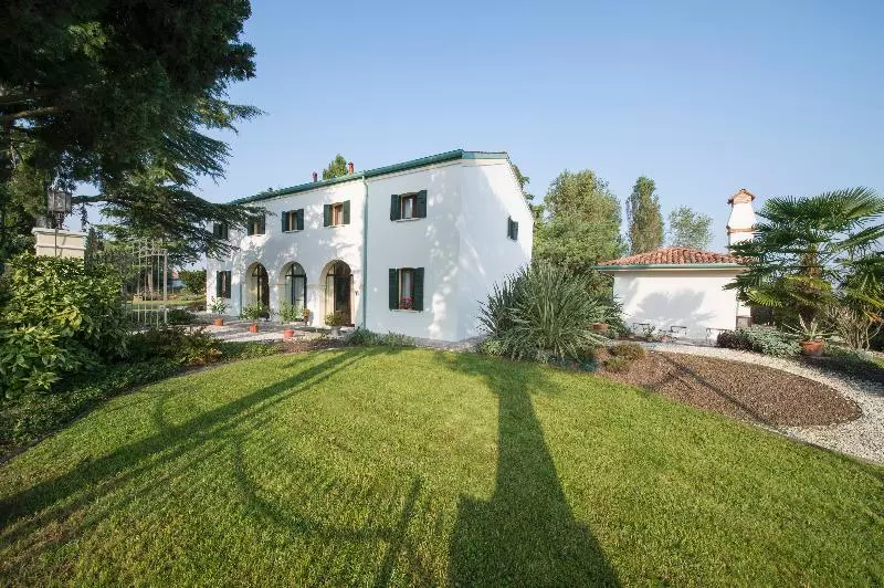 בית מלון כפרי La Rescossa