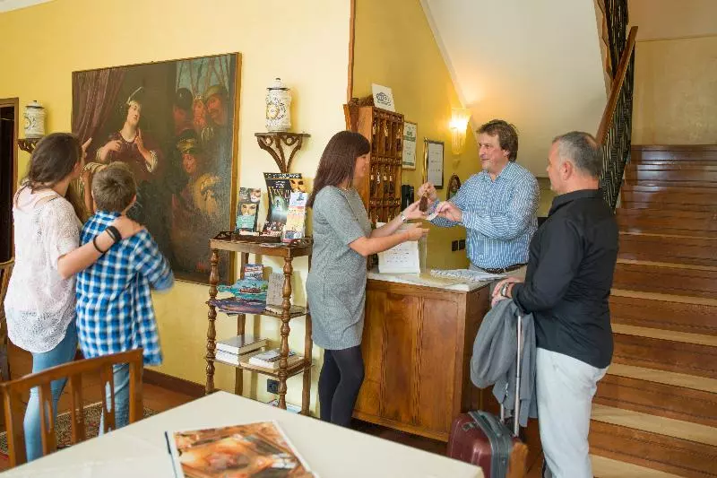 בית מלון כפרי La Rescossa