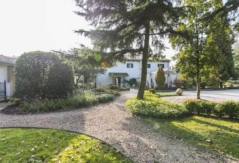 בית מלון כפרי La Rescossa