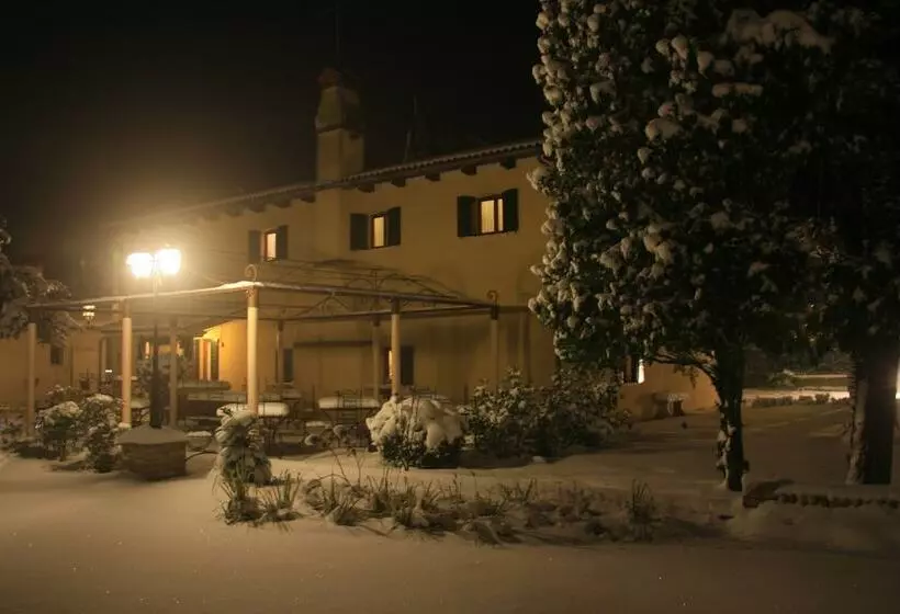 בית מלון כפרי La Rescossa