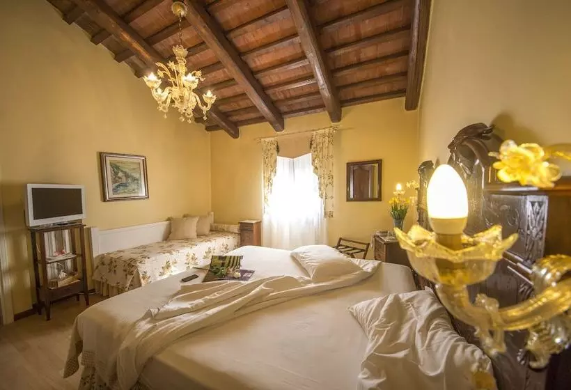 בית מלון כפרי La Rescossa