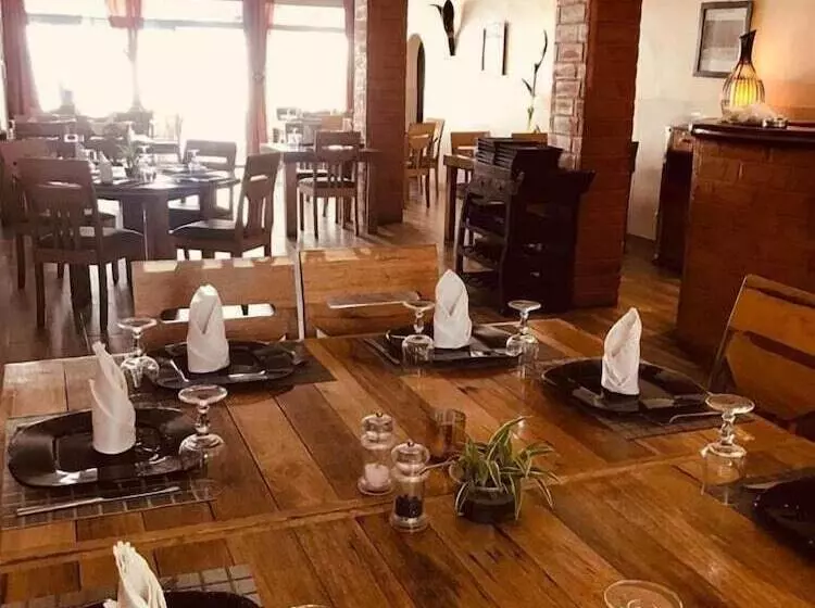 هتل Le Lodge Des Almadies