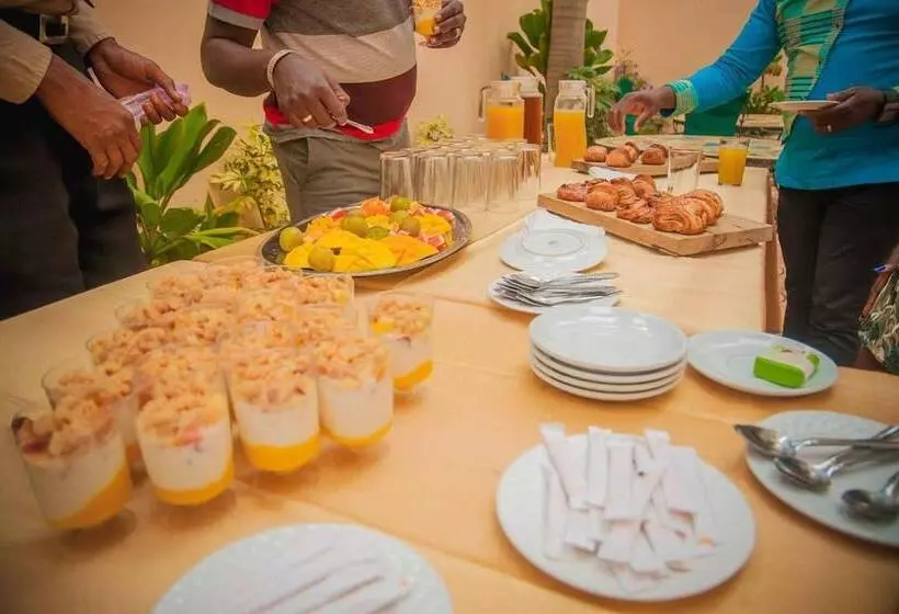 هتل Le Lodge Des Almadies