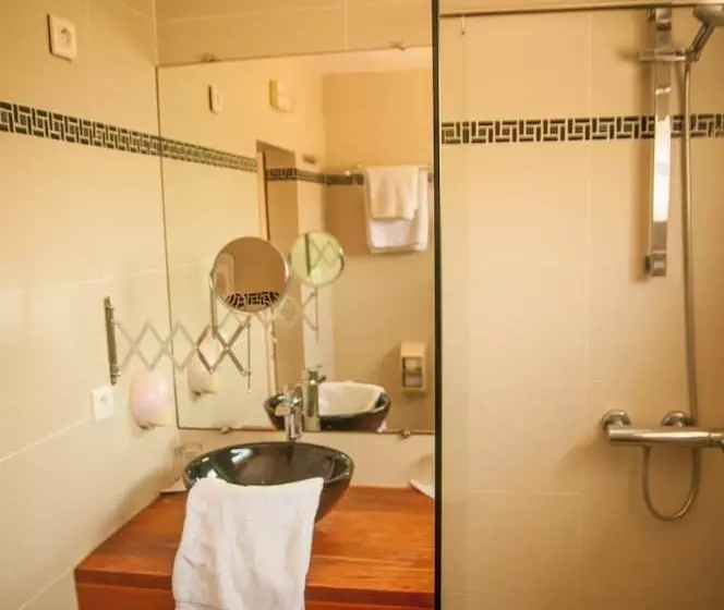 هتل Le Lodge Des Almadies