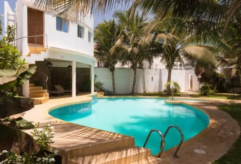 هتل Le Lodge Des Almadies