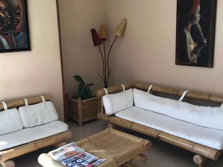 هتل Le Lodge Des Almadies