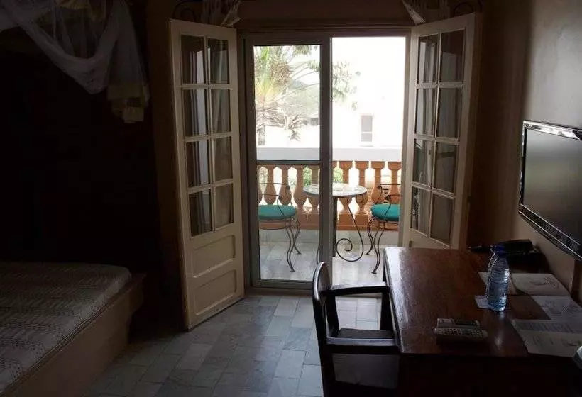 هتل Le Lodge Des Almadies