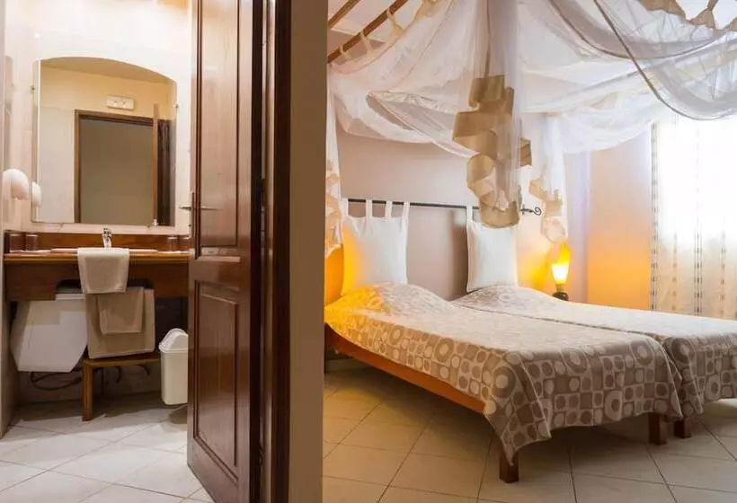 هتل Le Lodge Des Almadies