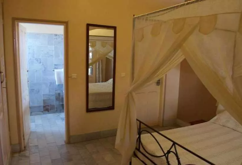 هتل Le Lodge Des Almadies