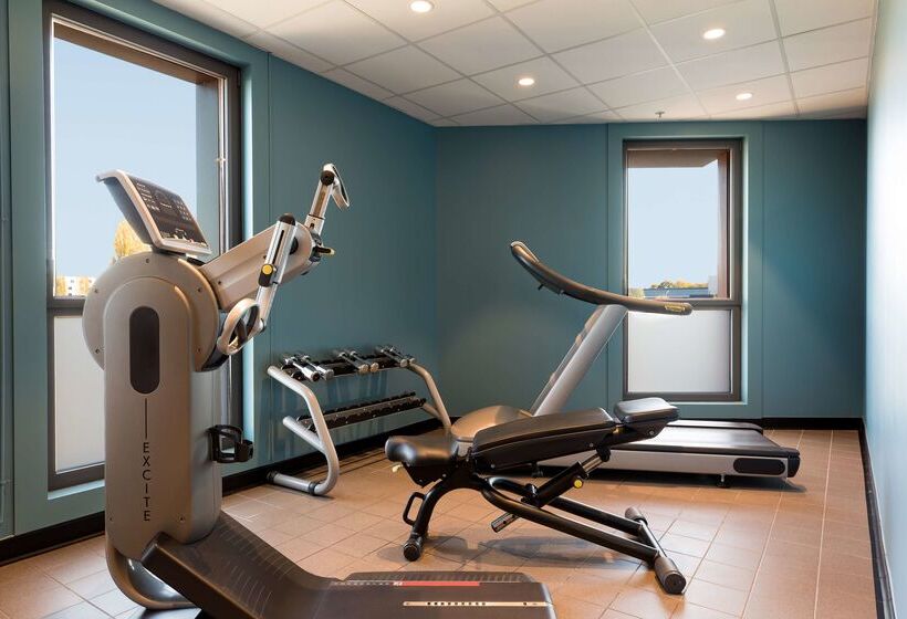 هتل Park Inn By Radisson Lille Grand Stade