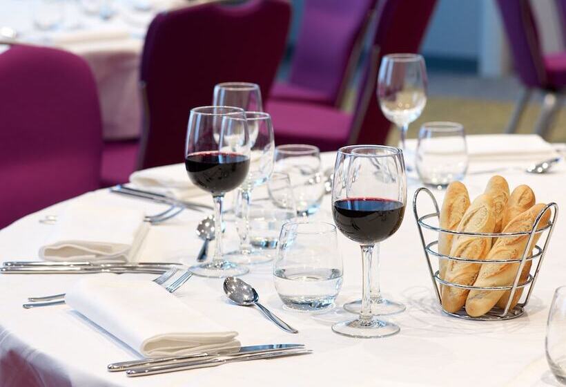 هتل Park Inn By Radisson Lille Grand Stade