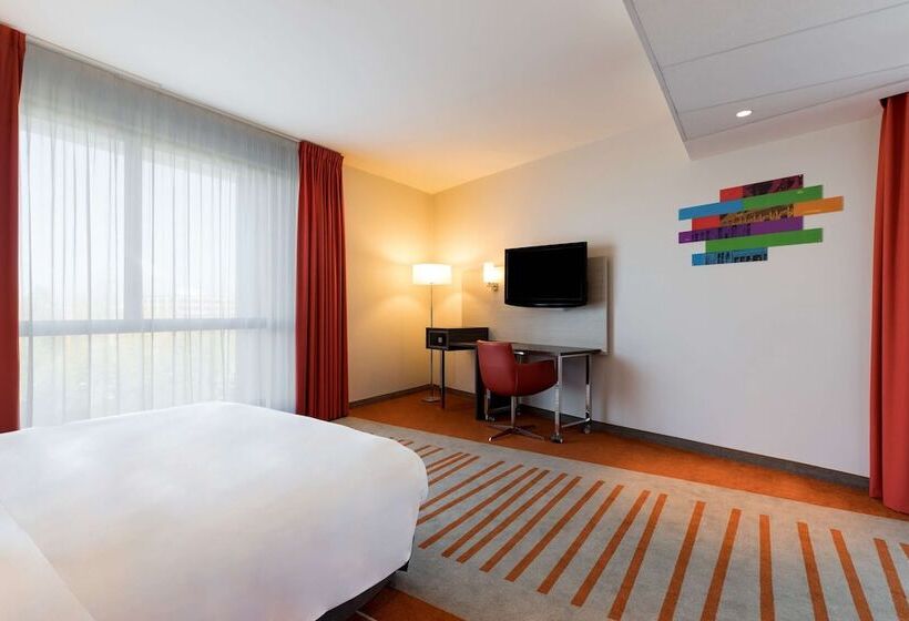 هتل Park Inn By Radisson Lille Grand Stade