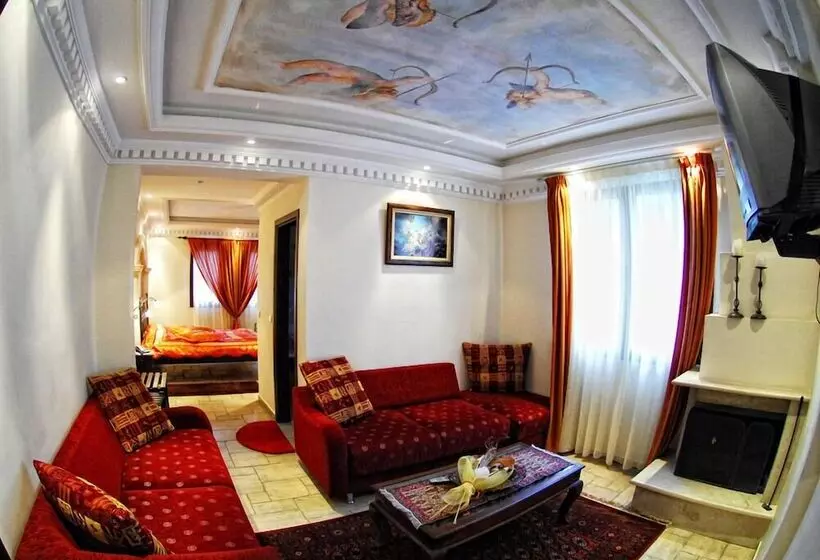 فندق Pindos Palace