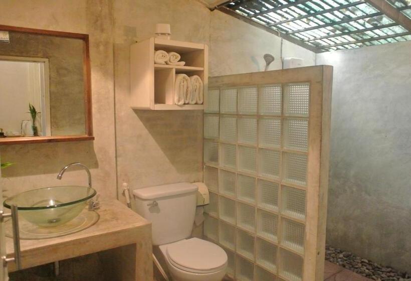 هتل Rain Forest Resort