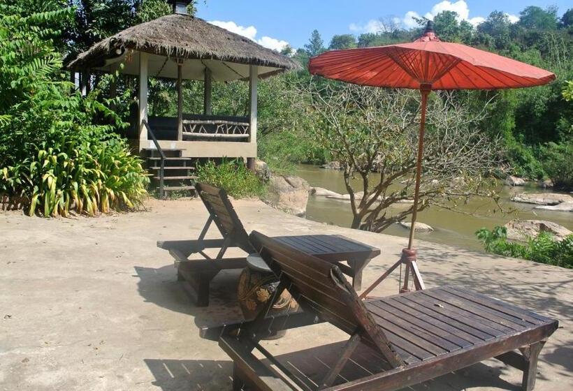 هتل Rain Forest Resort