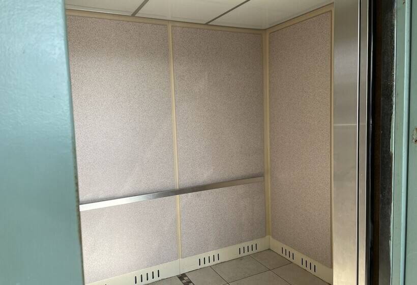 모텔 Sea Palace Inn