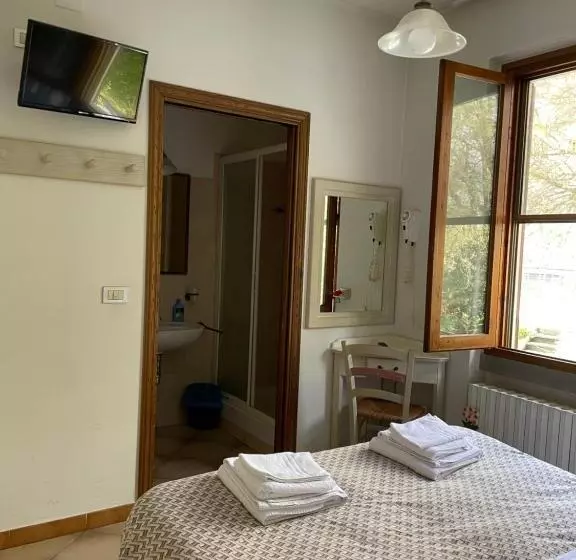 تختخواب و صبحانه La Spiga Affittacamere