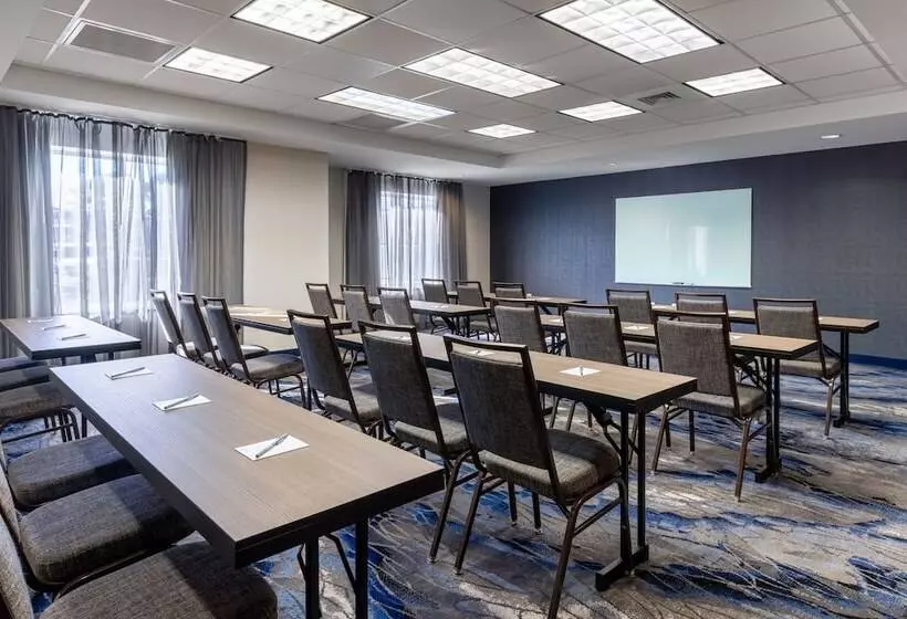 Fairfield Inn & Suites By Marriott Smithfield