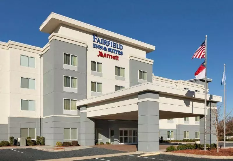 Fairfield Inn & Suites By Marriott Smithfield