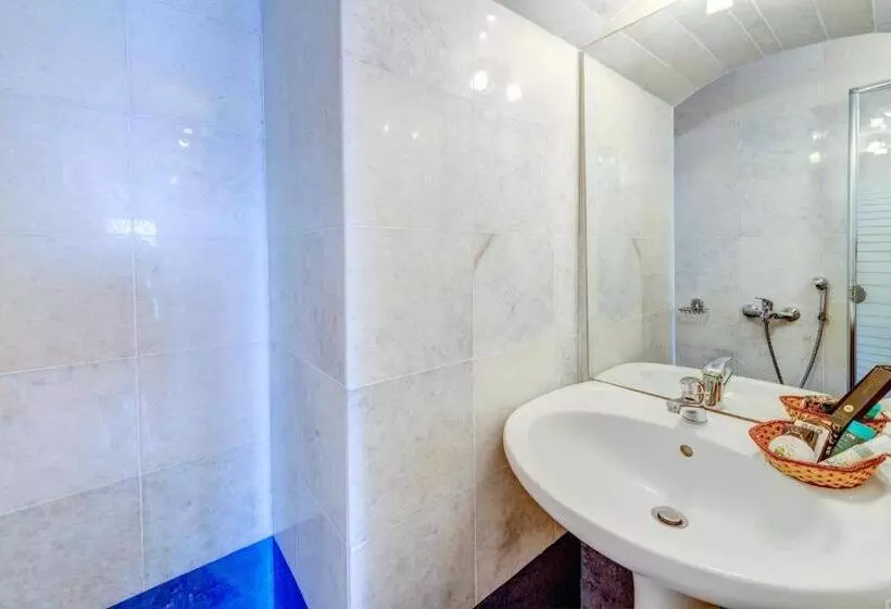 هتل Apollonion Palace