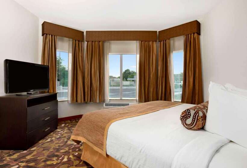 Отель Baymont By Wyndham Hobbs