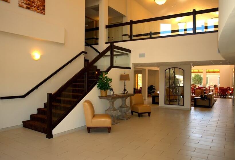 Отель Baymont By Wyndham Hobbs